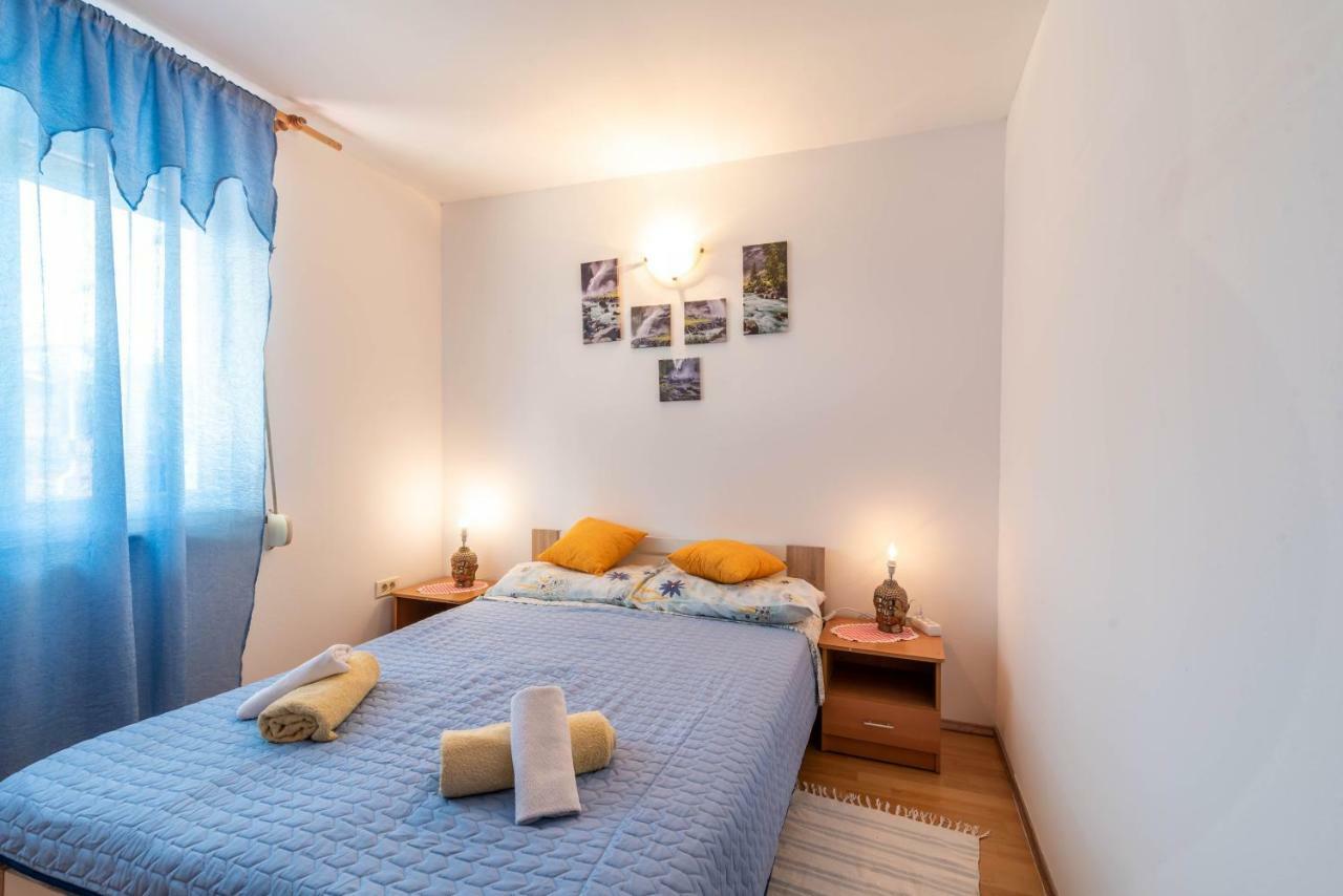 Nostress Apartment Pula Exteriör bild